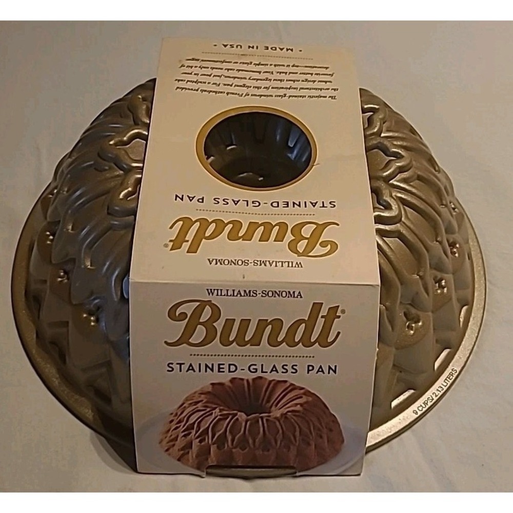 Williams Sonoma Nordic Ware Stained Glass Bundt Pan Gold 9 Cup 3856796 USA